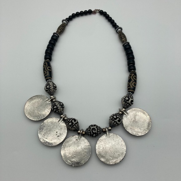Vintage Tribal Style Bib Necklace Black & White Geometric Etched Resin Beads - Picture 5 of 6